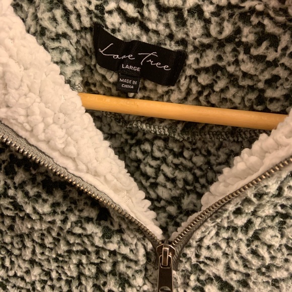 F U Z Z Y   1/3.   Z I P - Picture 2 of 2